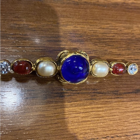 Chanel Gripoix 1985 Bar Brooch w/ Bonus free Chanel wallet 300.00 listed - Picture 2 of 9